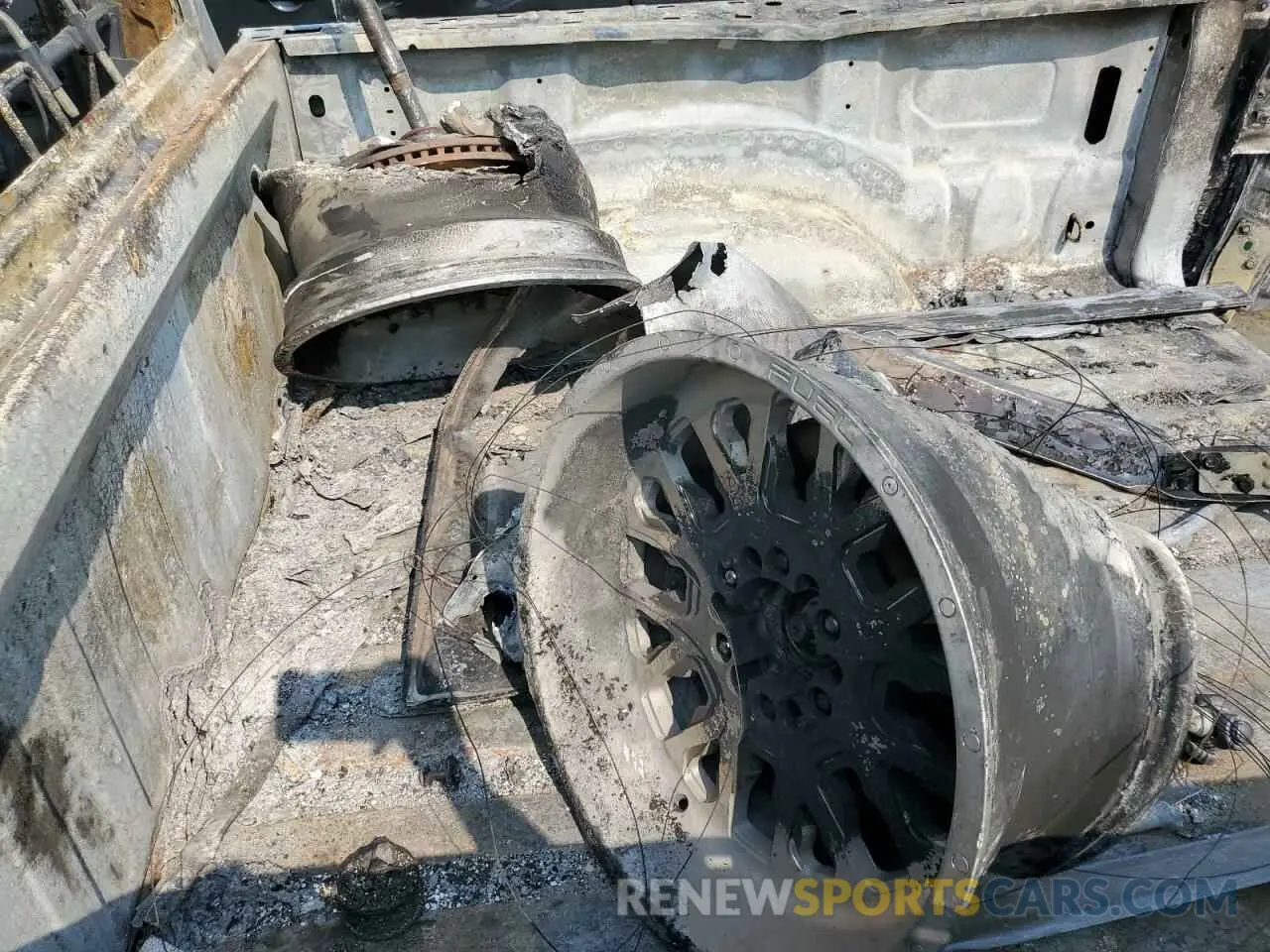 12 Photograph of a damaged car 1C6RRFFG0LN343507 RAM 1500 2020