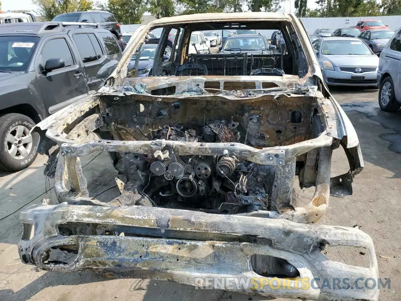 5 Photograph of a damaged car 1C6RRFFG0LN343507 RAM 1500 2020