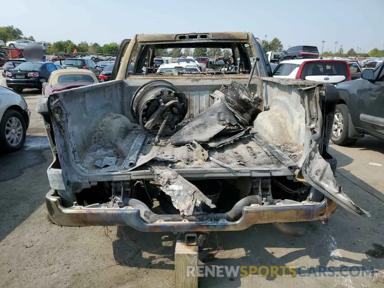 6 Photograph of a damaged car 1C6RRFFG0LN343507 RAM 1500 2020