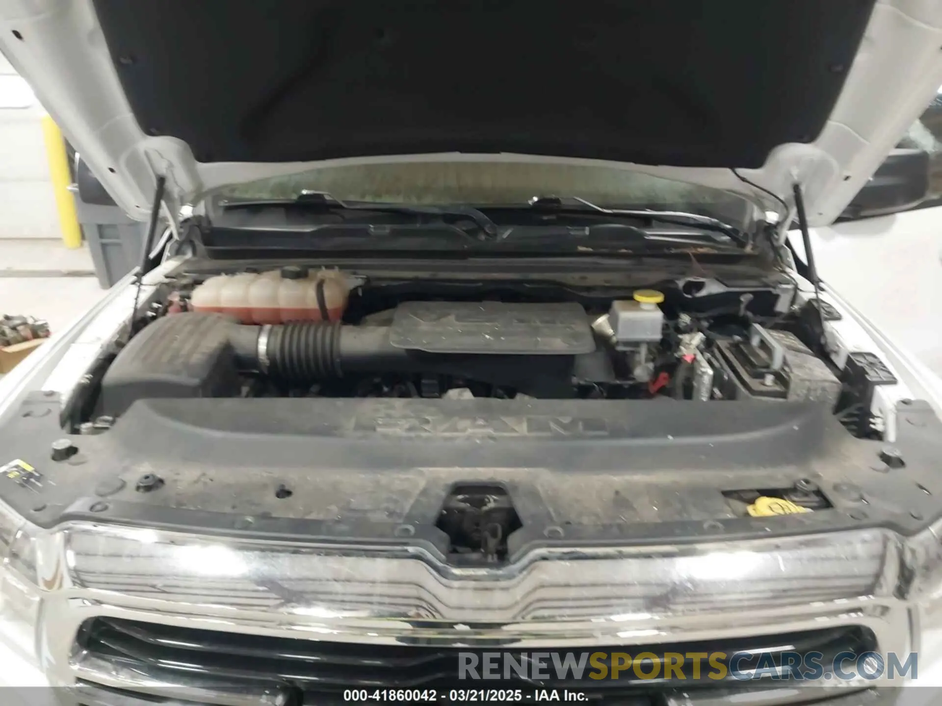10 Photograph of a damaged car 1C6RRFFG2LN286467 RAM 1500 2020