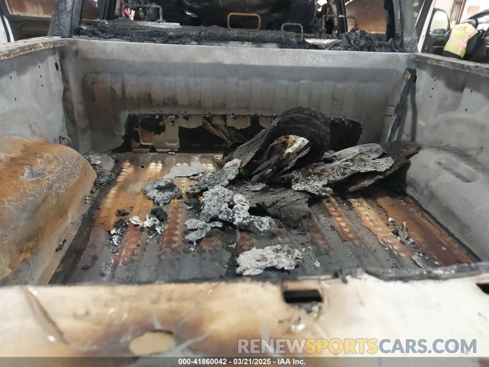 12 Photograph of a damaged car 1C6RRFFG2LN286467 RAM 1500 2020