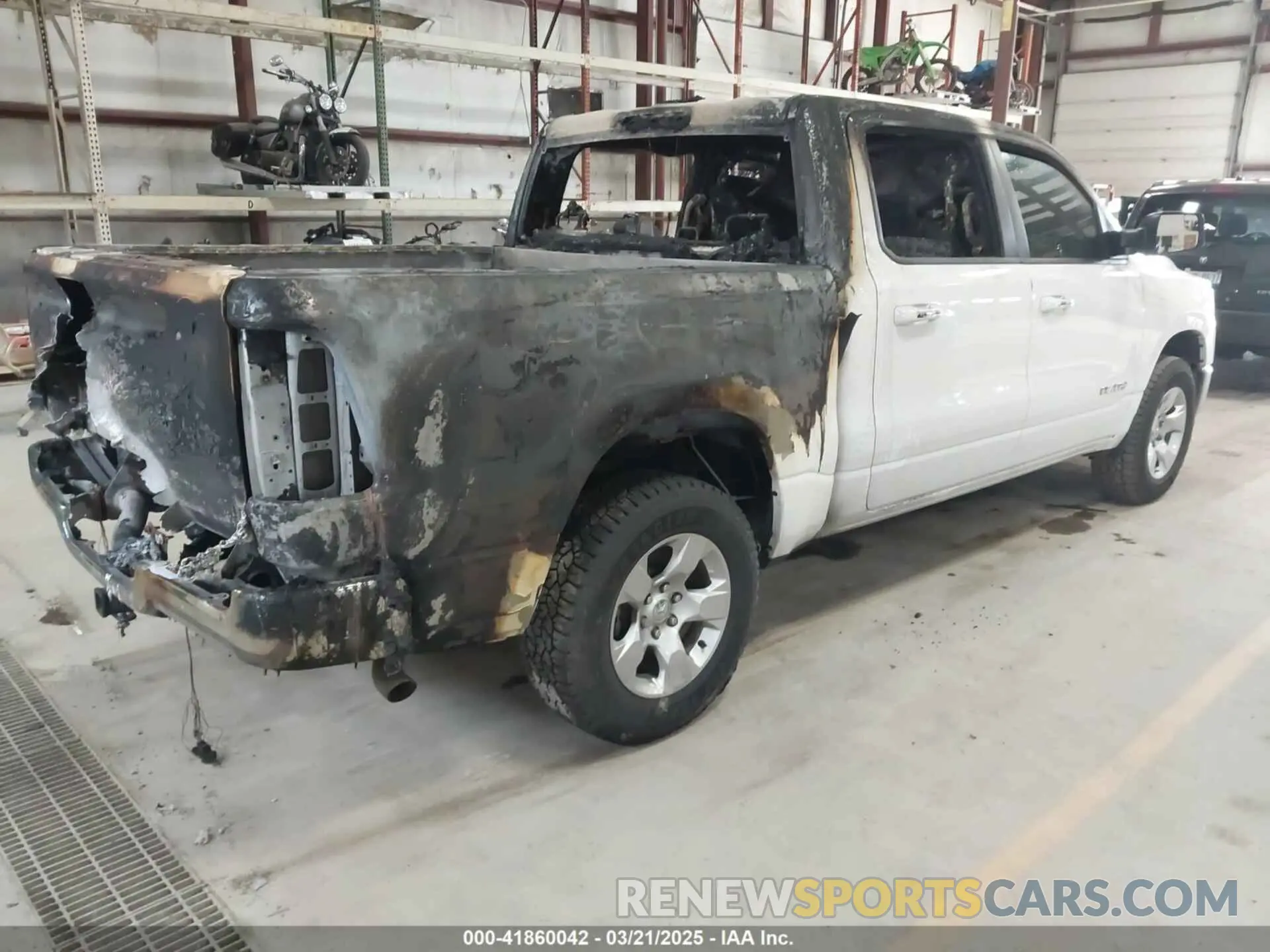 4 Photograph of a damaged car 1C6RRFFG2LN286467 RAM 1500 2020