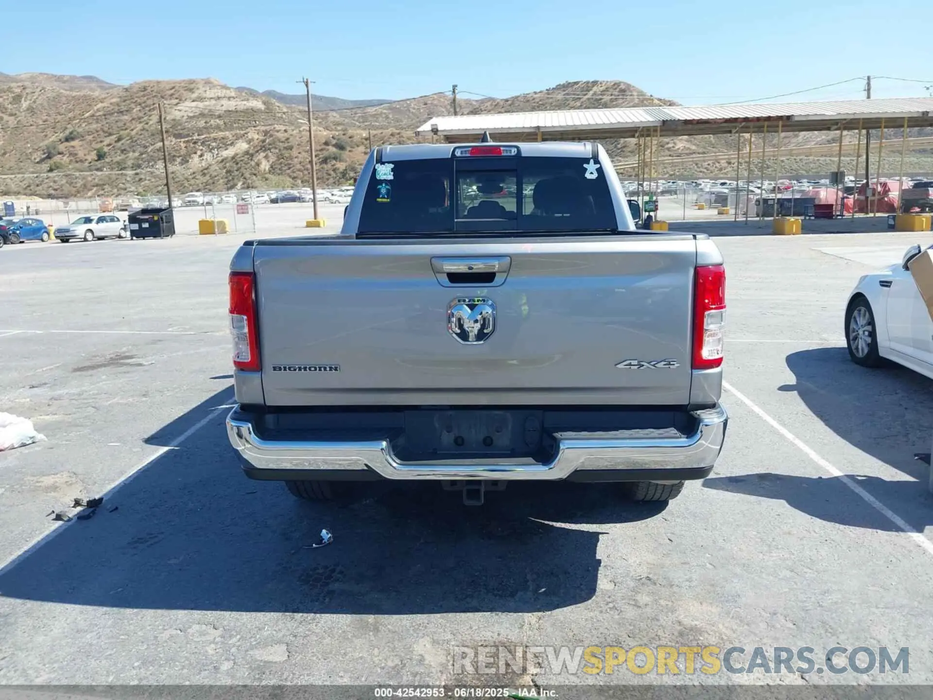 17 Photograph of a damaged car 1C6RRFFG4LN371472 RAM 1500 2020