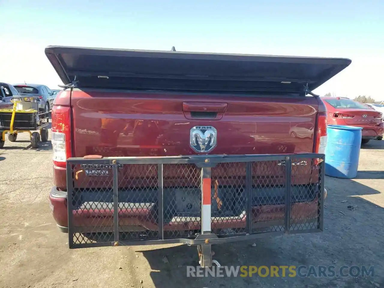 6 Photograph of a damaged car 1C6RRFFG6LN342698 RAM 1500 2020