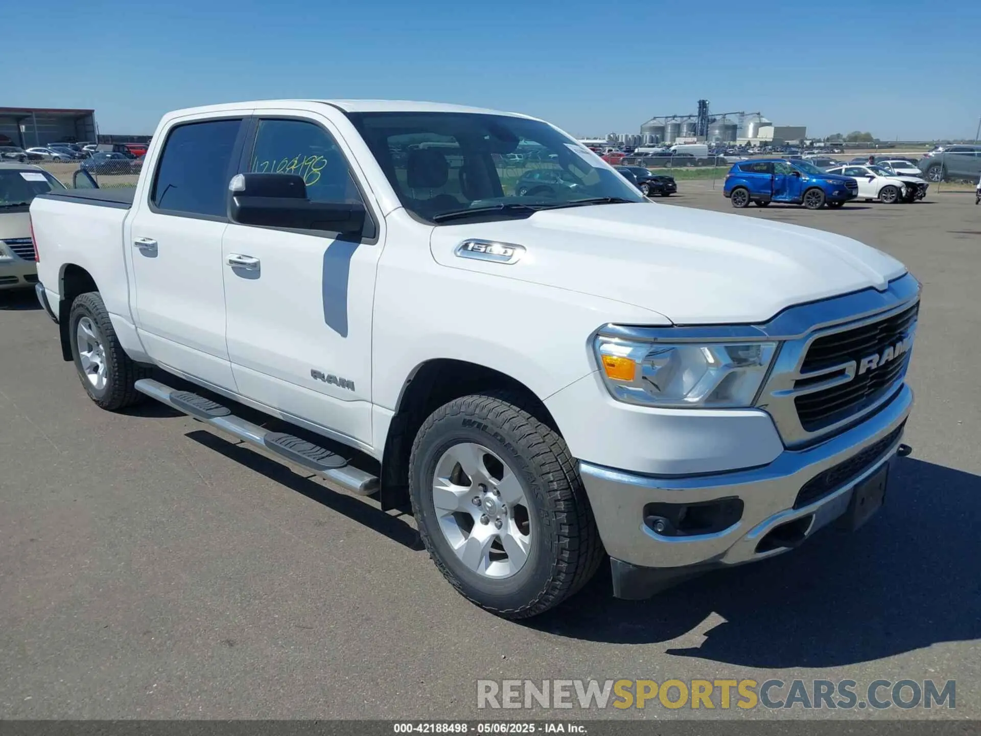 1 Photograph of a damaged car 1C6RRFFG7LN262911 RAM 1500 2020
