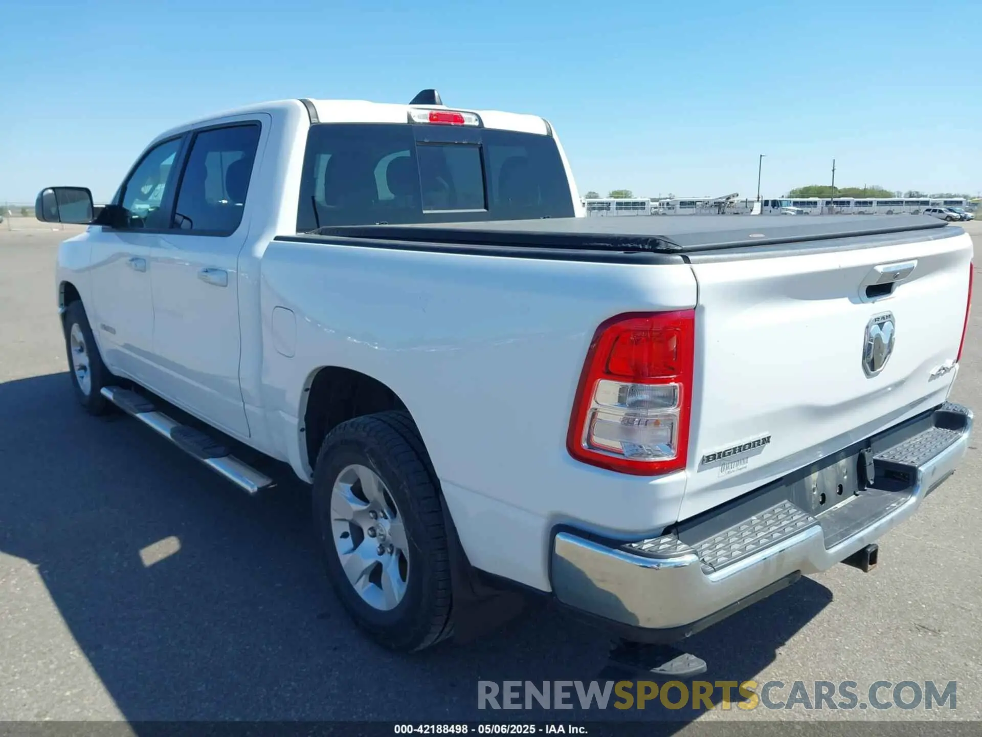 3 Photograph of a damaged car 1C6RRFFG7LN262911 RAM 1500 2020