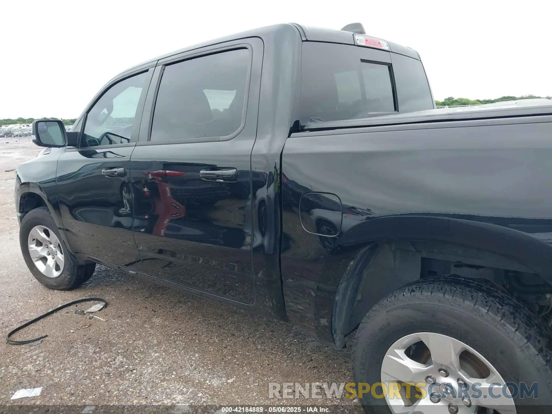 14 Photograph of a damaged car 1C6RRFFG7LN273861 RAM 1500 2020