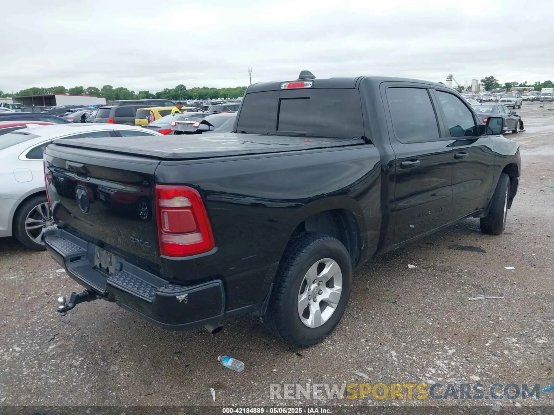 4 Photograph of a damaged car 1C6RRFFG7LN273861 RAM 1500 2020