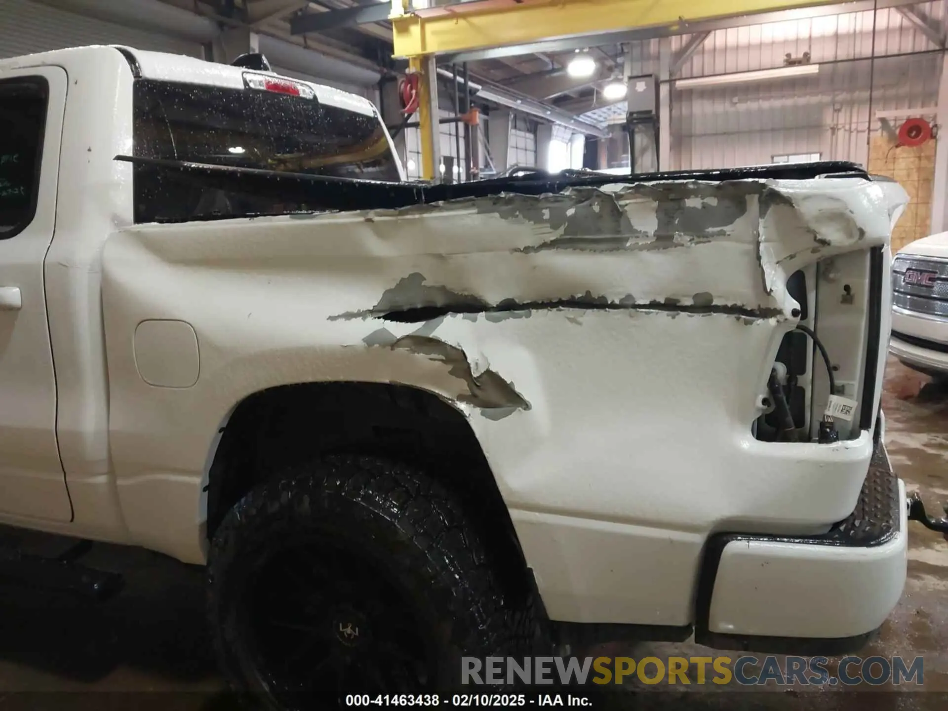 18 Photograph of a damaged car 1C6RRFFG8LN379073 RAM 1500 2020