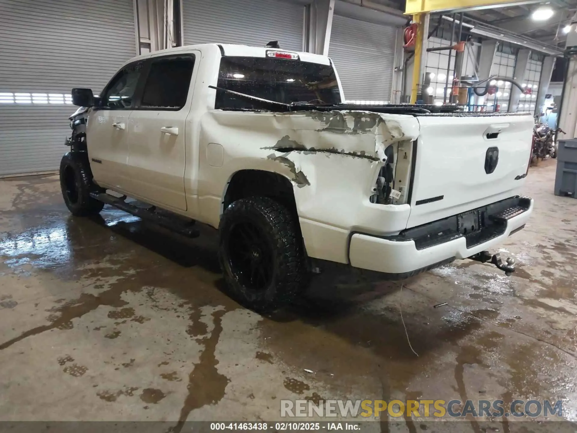 3 Photograph of a damaged car 1C6RRFFG8LN379073 RAM 1500 2020