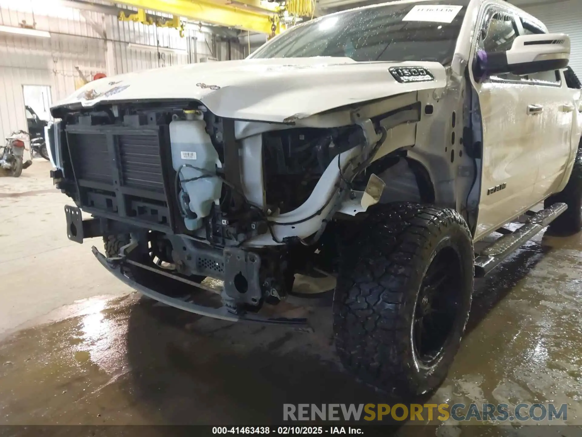 6 Photograph of a damaged car 1C6RRFFG8LN379073 RAM 1500 2020