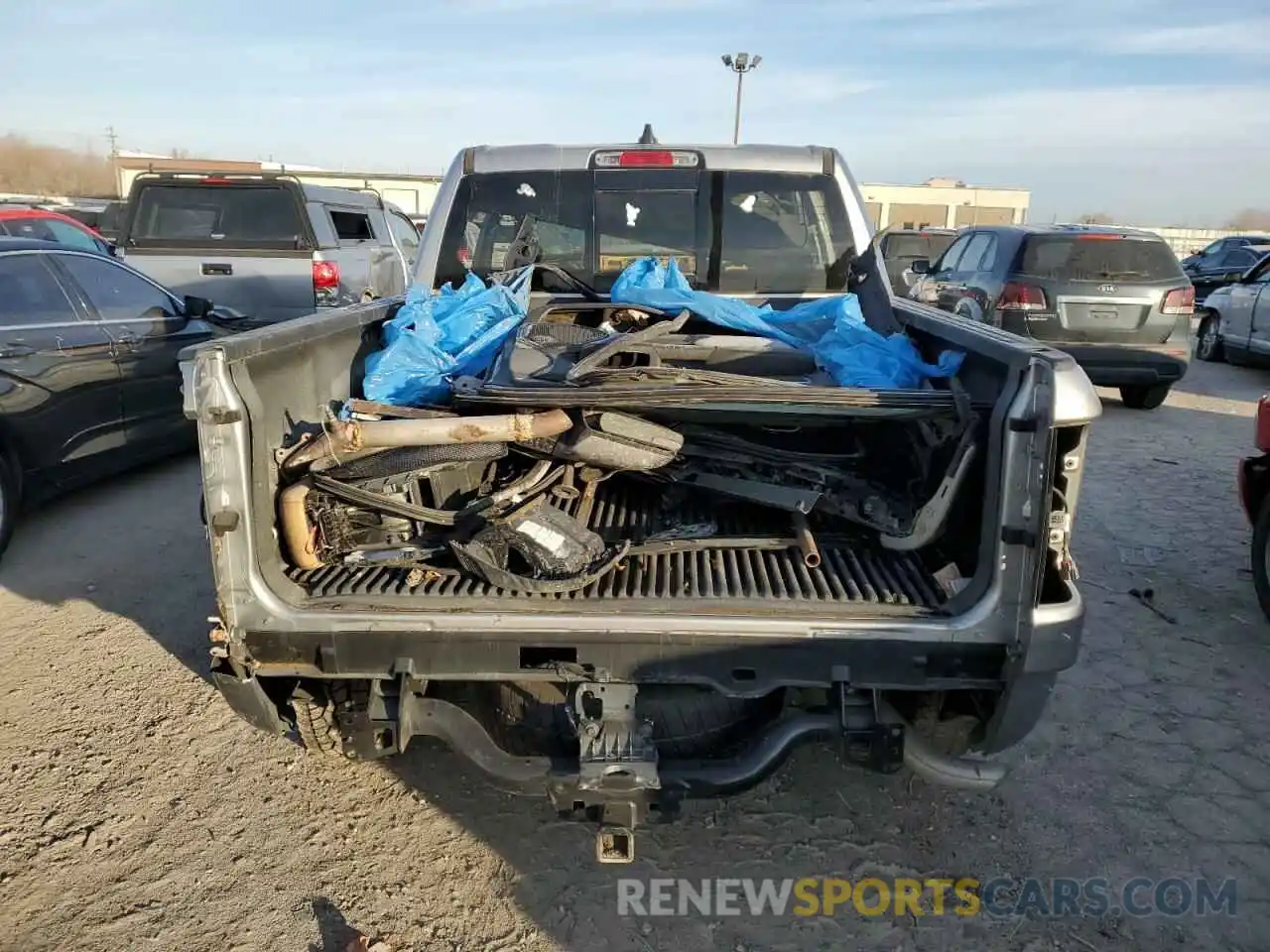 6 Photograph of a damaged car 1C6RRFFG9LN341383 RAM 1500 2020