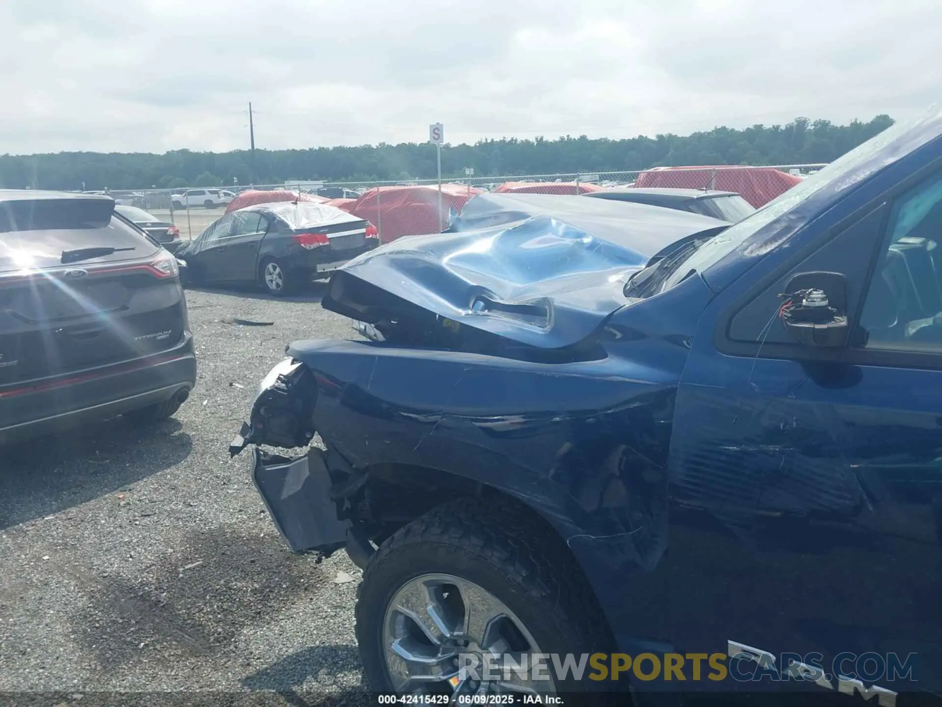 6 Photograph of a damaged car 1C6RRFFG9LN380197 RAM 1500 2020