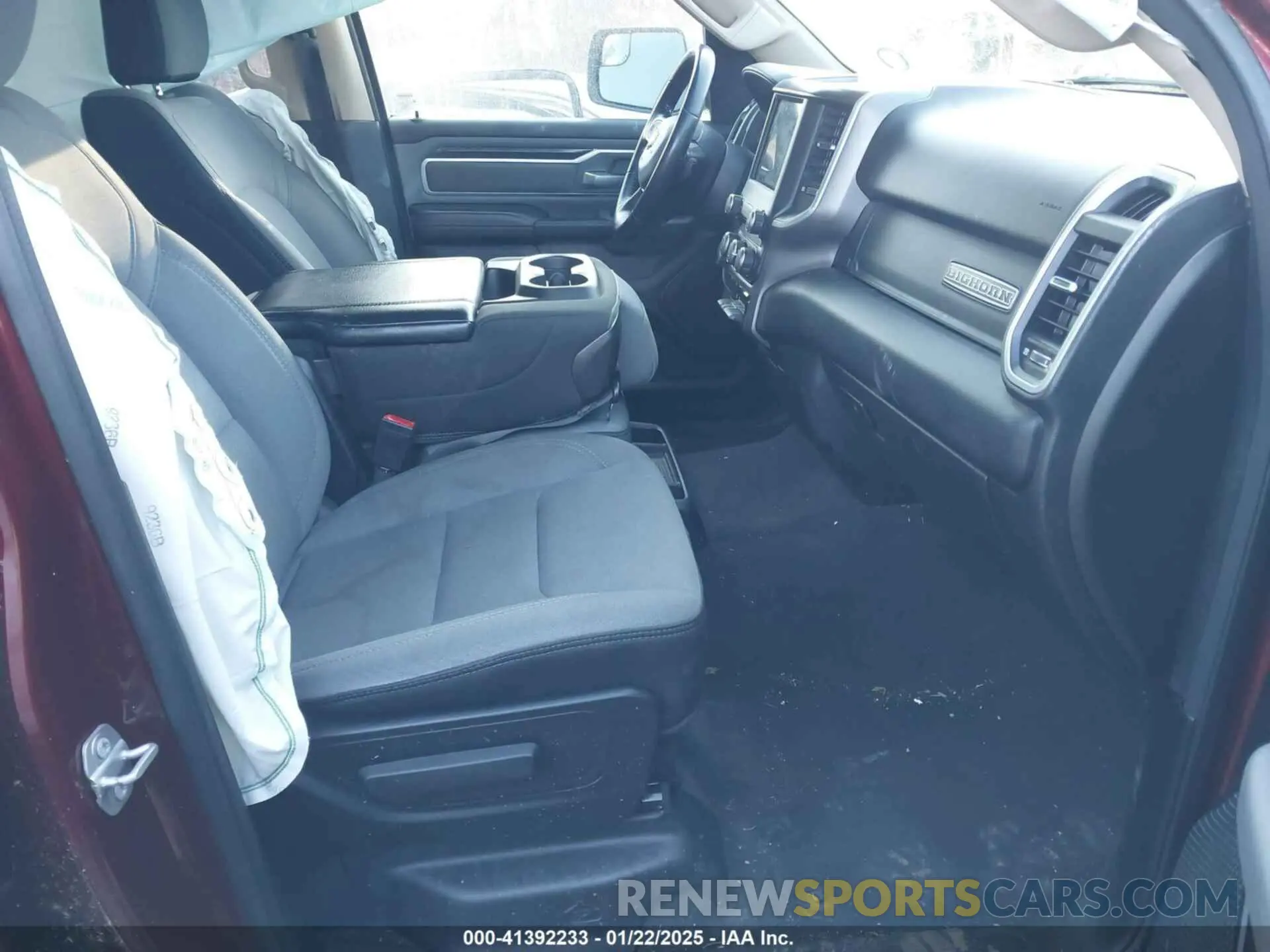5 Photograph of a damaged car 1C6RRFFGXLN288600 RAM 1500 2020