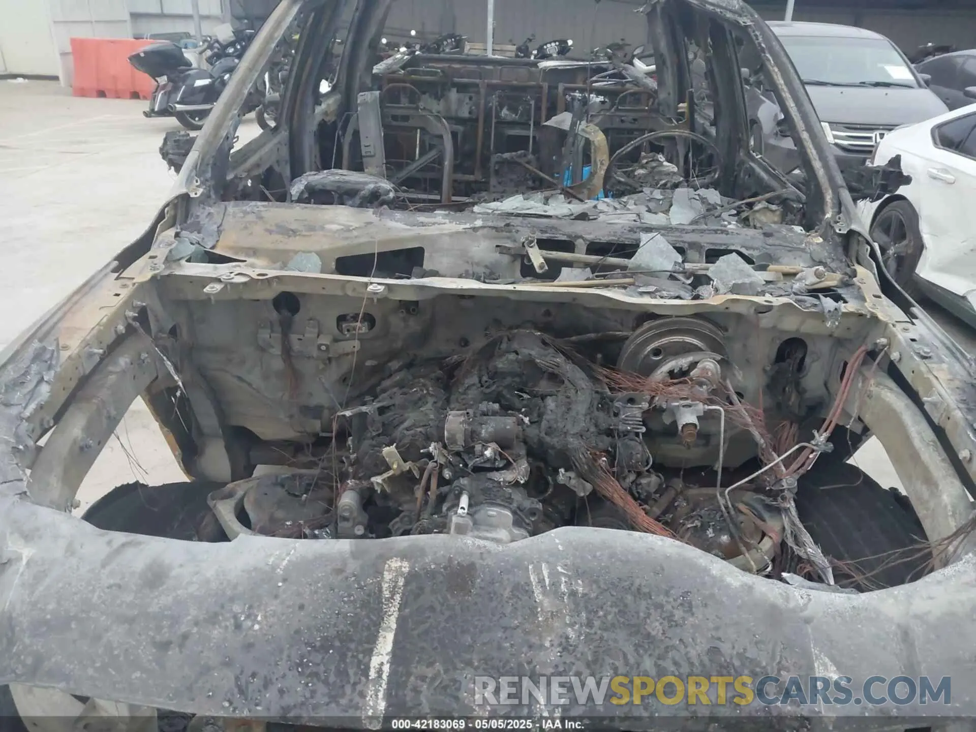 10 Photograph of a damaged car 1C6RRFFGXLN341957 RAM 1500 2020