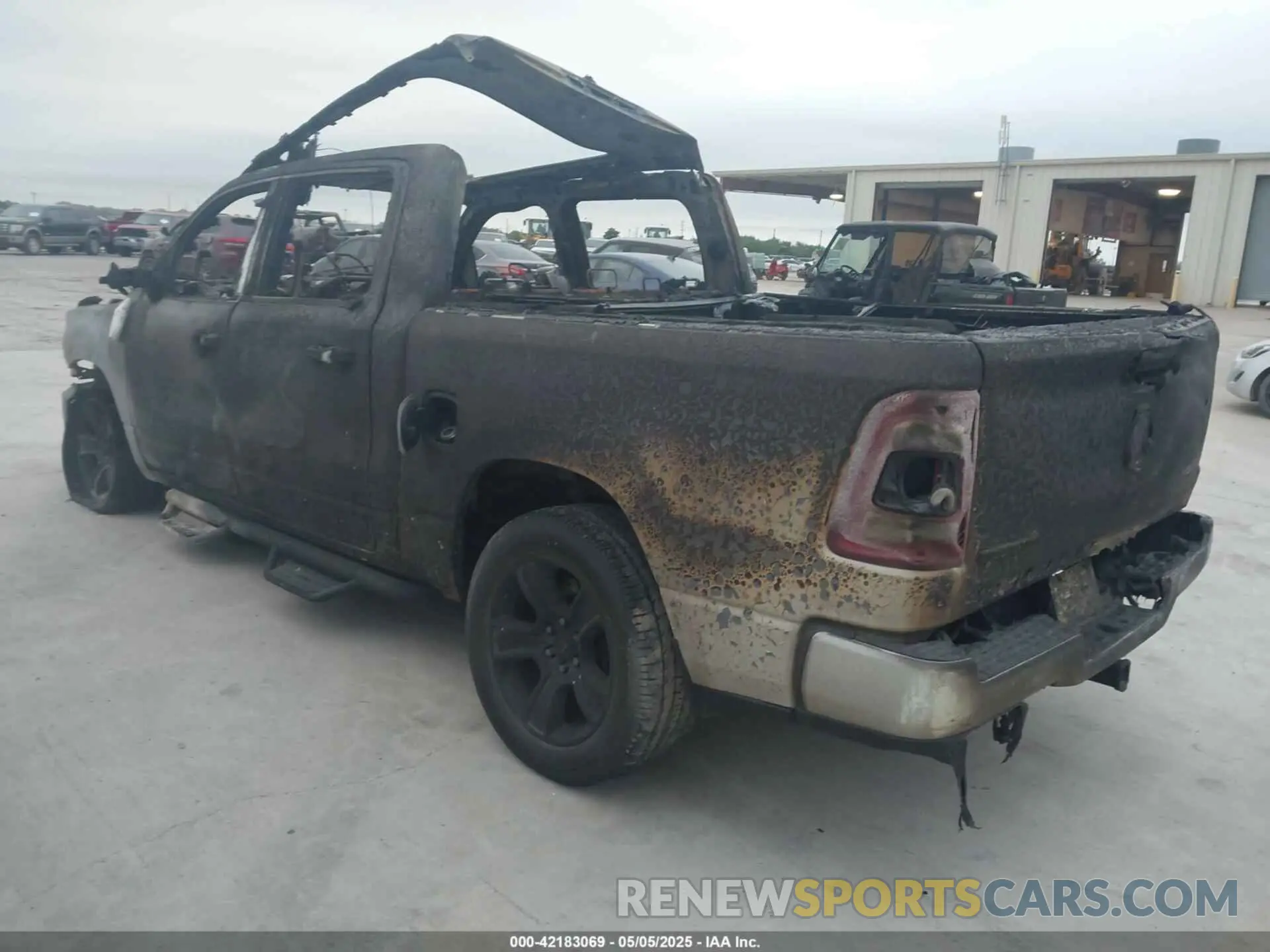 3 Photograph of a damaged car 1C6RRFFGXLN341957 RAM 1500 2020