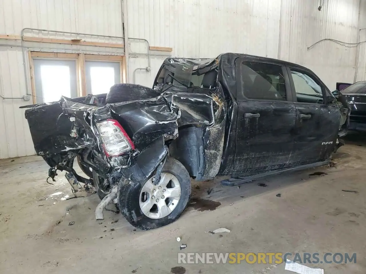3 Photograph of a damaged car 1C6RRFGG0LN275241 RAM 1500 2020