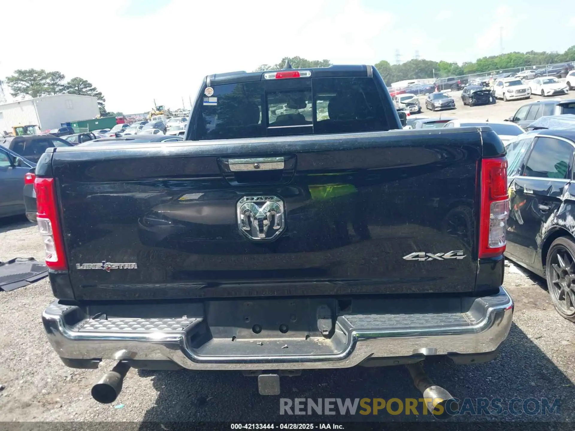 16 Photograph of a damaged car 1C6SRFBT0LN280347 RAM 1500 2020