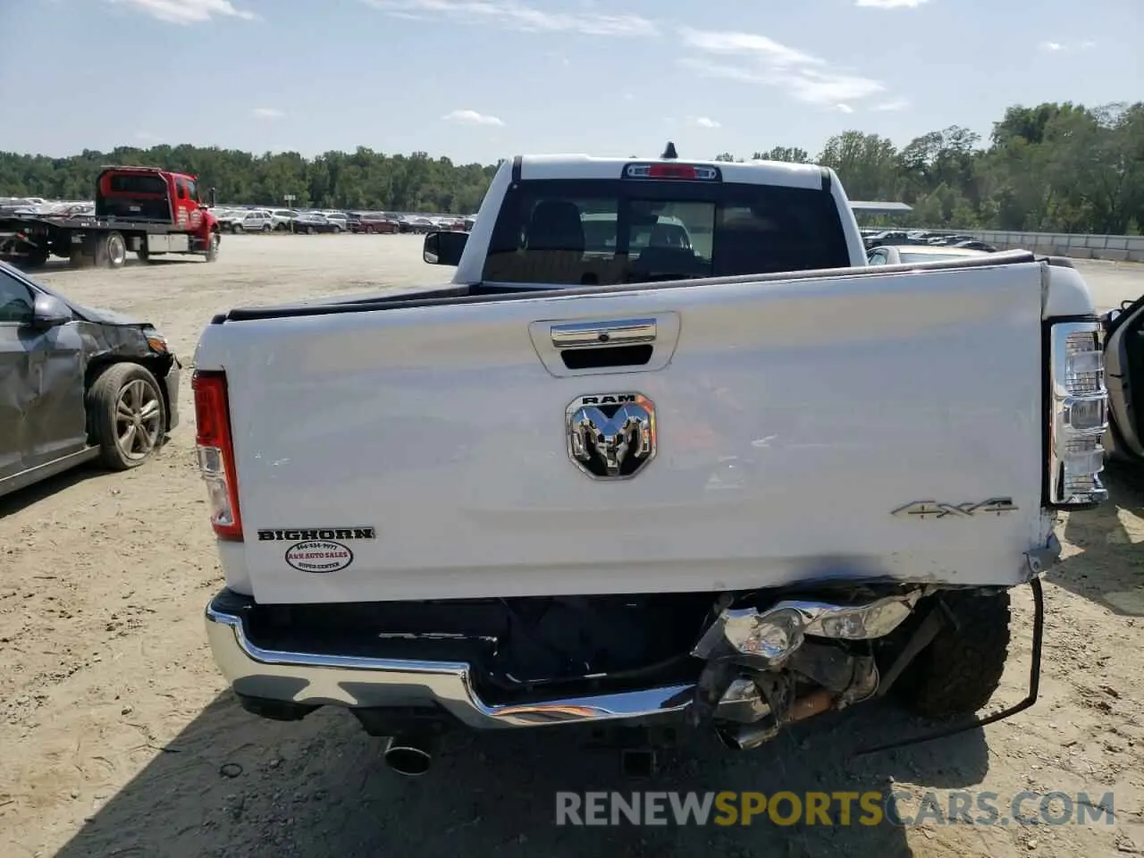 6 Photograph of a damaged car 1C6SRFBT3LN166200 RAM 1500 2020