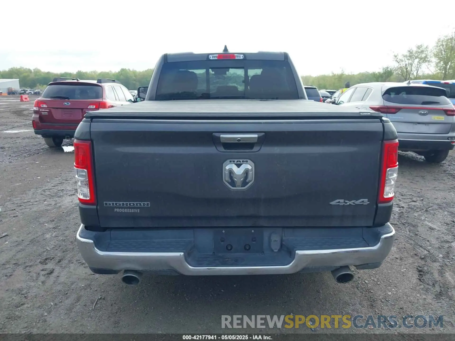 16 Photograph of a damaged car 1C6SRFBT3LN414588 RAM 1500 2020