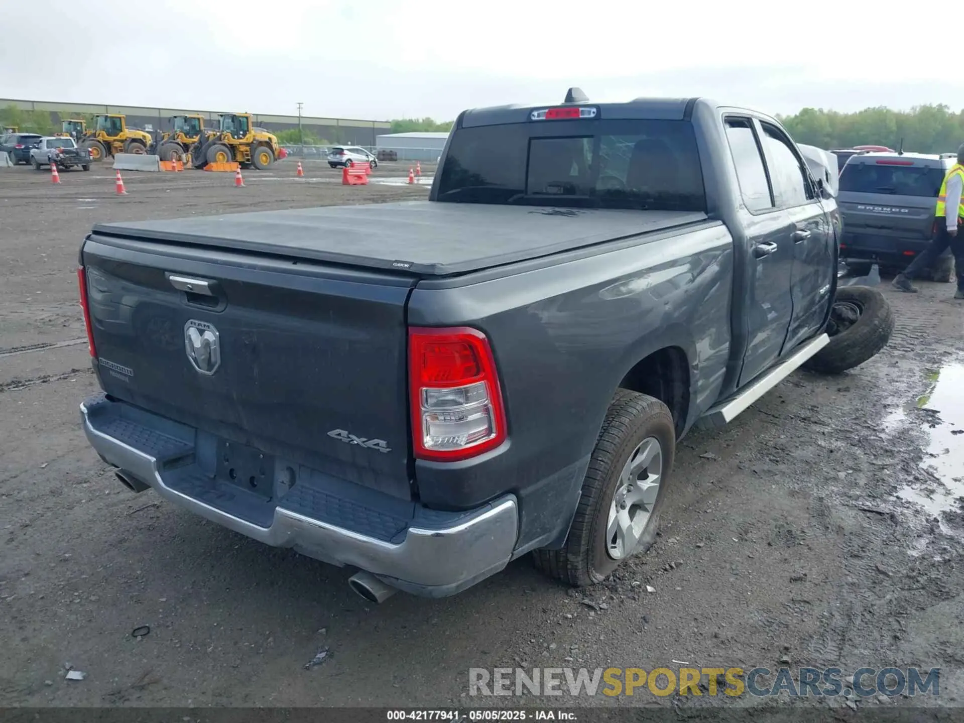 4 Photograph of a damaged car 1C6SRFBT3LN414588 RAM 1500 2020