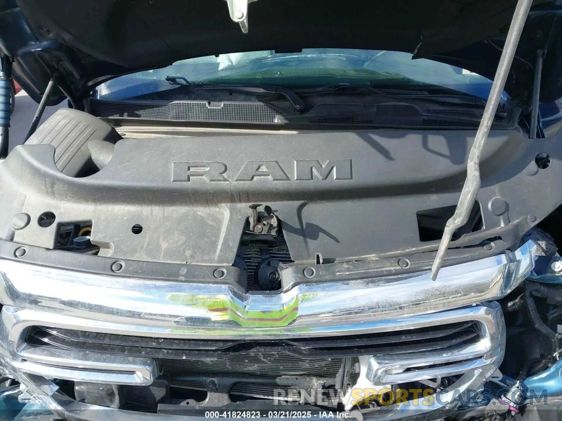 10 Photograph of a damaged car 1C6SRFBT4LN224251 RAM 1500 2020