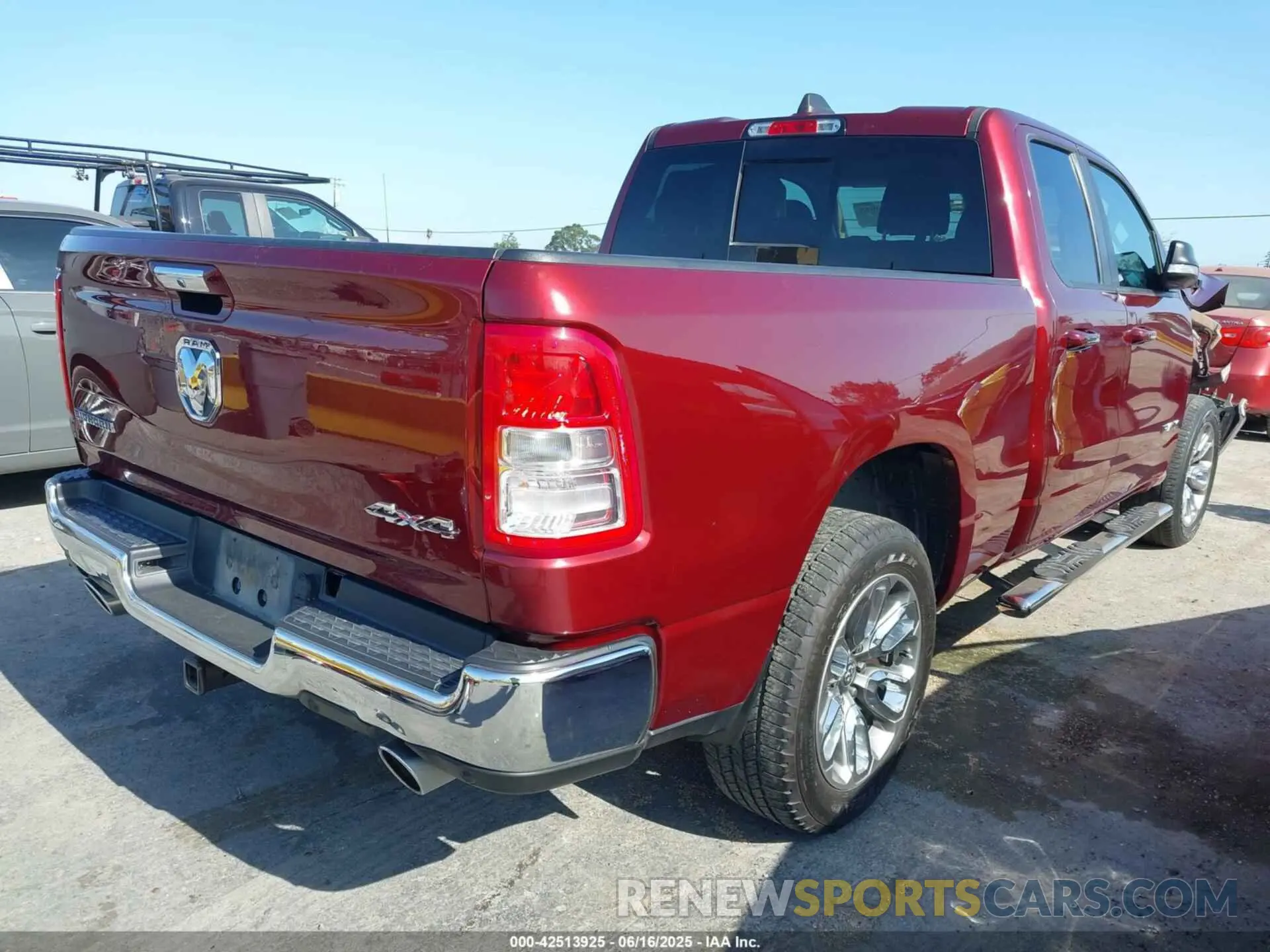 4 Photograph of a damaged car 1C6SRFBT4LN258335 RAM 1500 2020