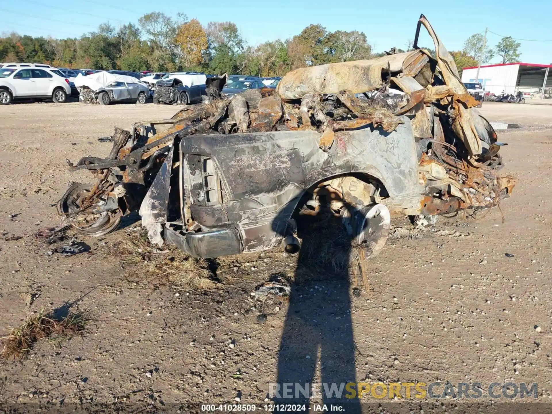 4 Photograph of a damaged car 1C6SRFBT7LN141946 RAM 1500 2020