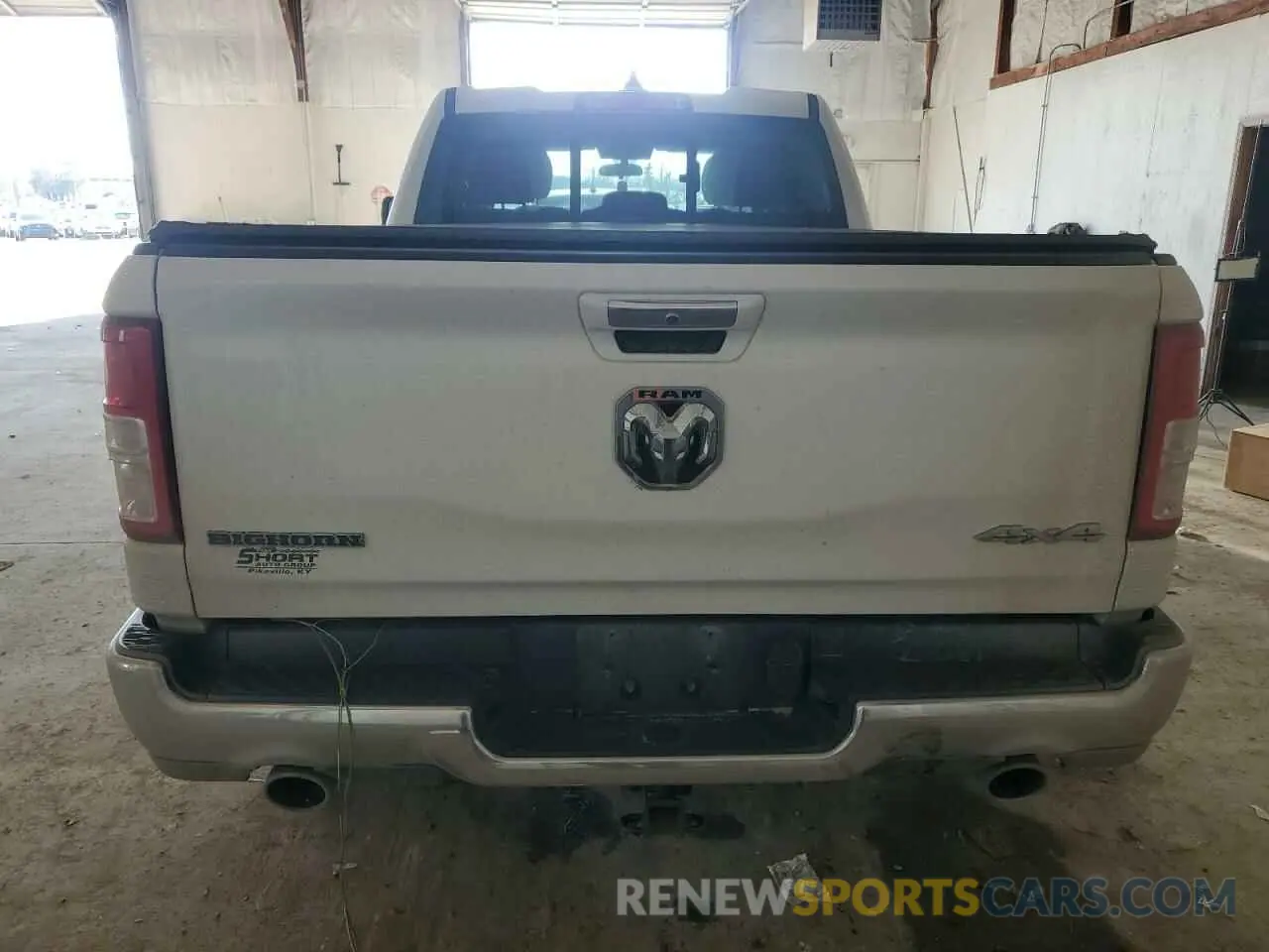 6 Photograph of a damaged car 1C6SRFBT7LN190032 RAM 1500 2020
