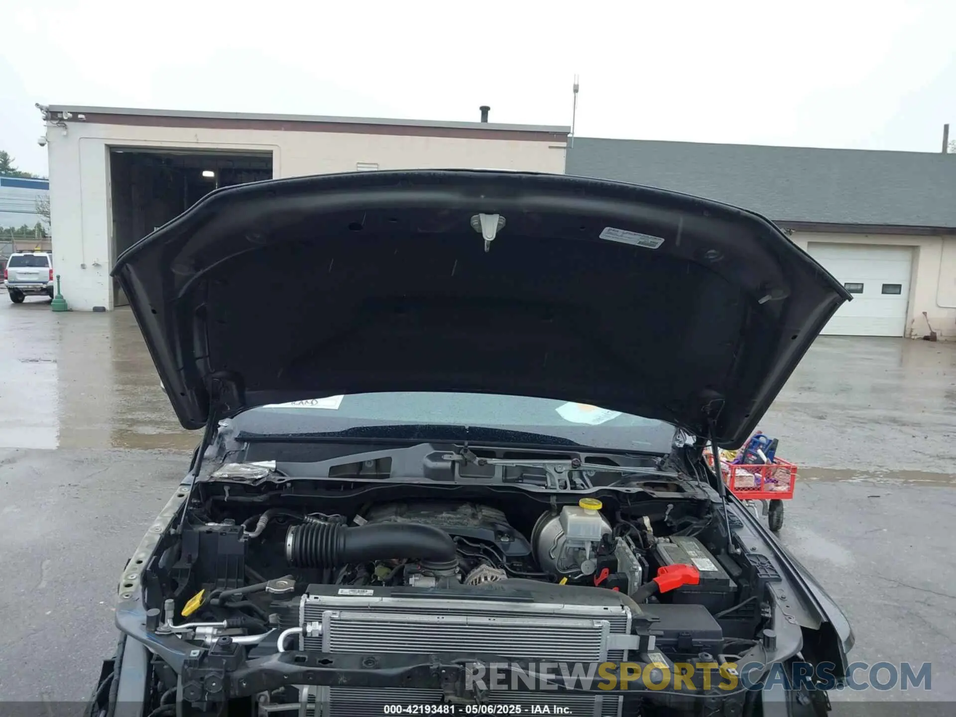 10 Photograph of a damaged car 1C6SRFBT9LN292321 RAM 1500 2020