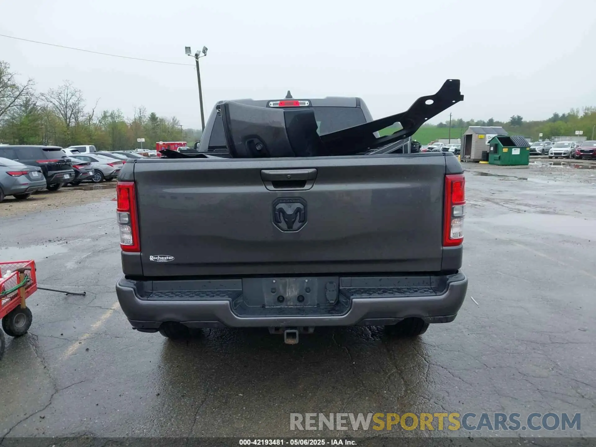 16 Photograph of a damaged car 1C6SRFBT9LN292321 RAM 1500 2020