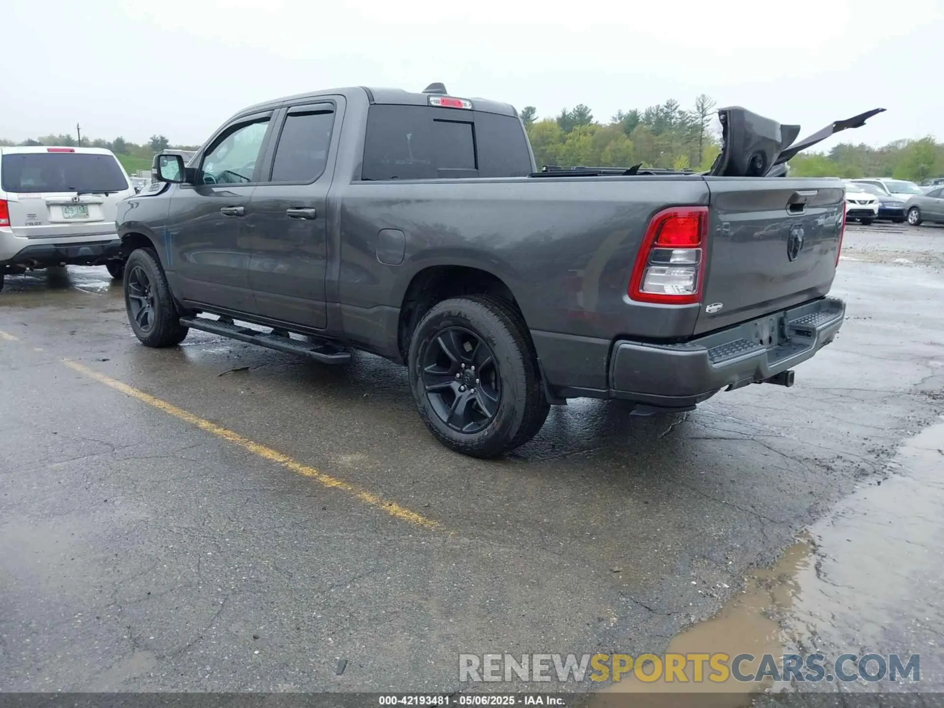 3 Photograph of a damaged car 1C6SRFBT9LN292321 RAM 1500 2020