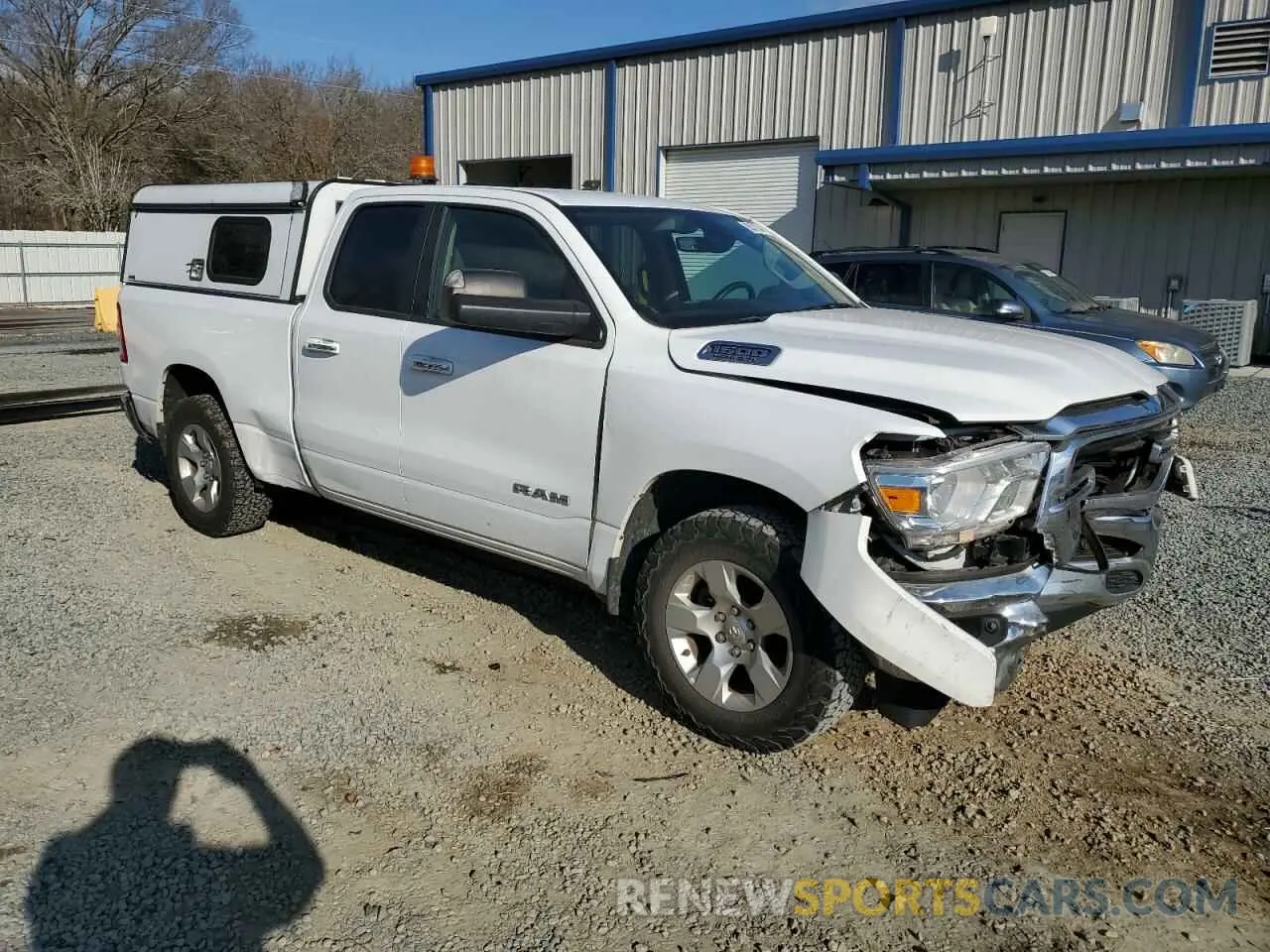 4 Photograph of a damaged car 1C6SRFBTXLN172933 RAM 1500 2020