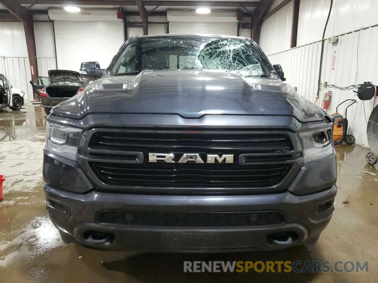 5 Photograph of a damaged car 1C6SRFDT1LN164314 RAM 1500 2020