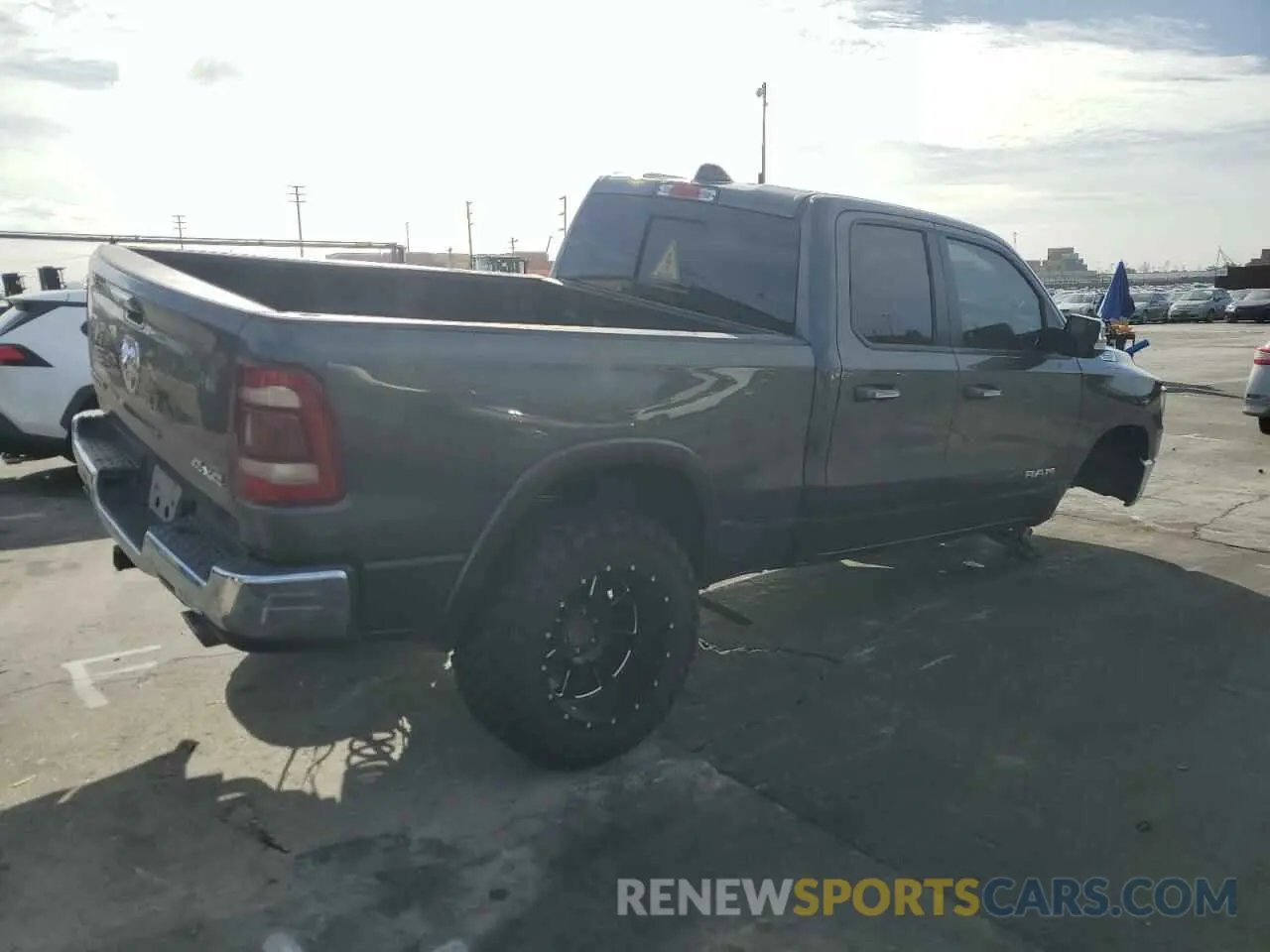 3 Photograph of a damaged car 1C6SRFDT1LN263036 RAM 1500 2020