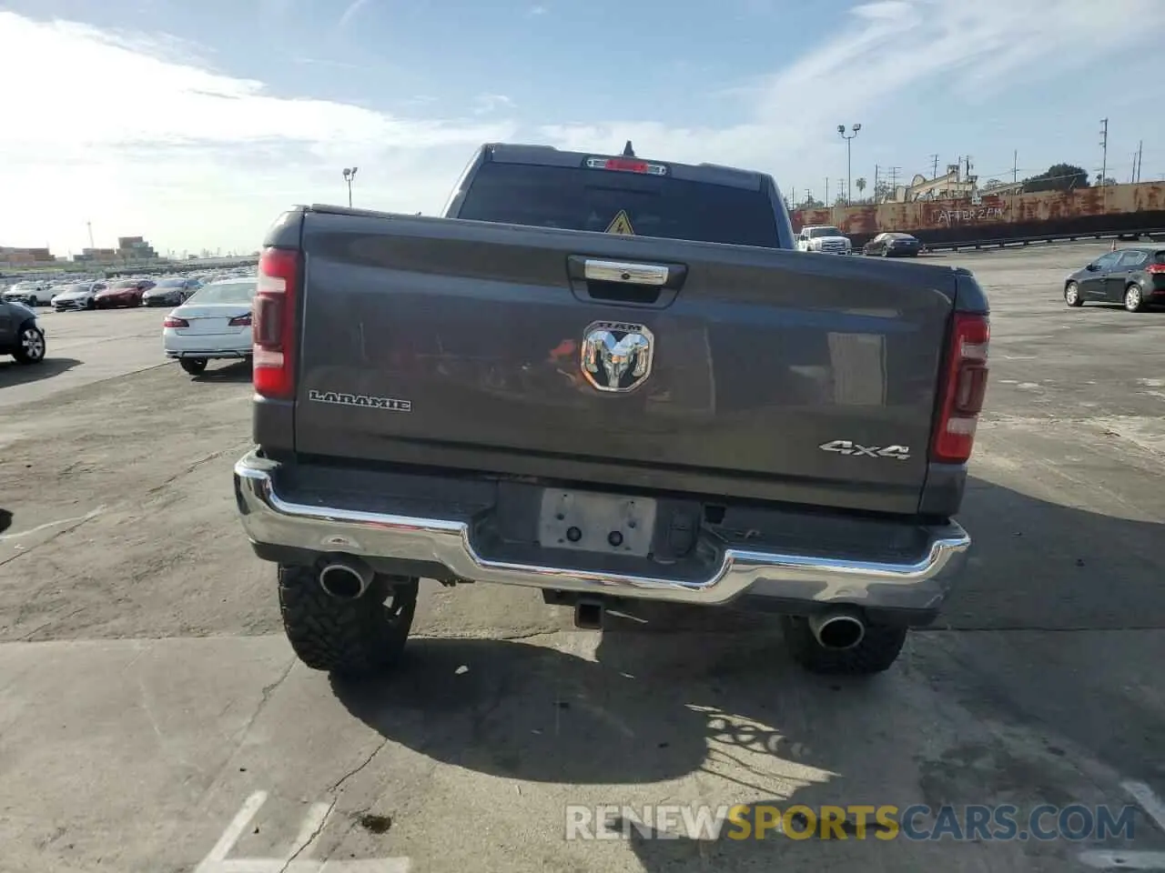 6 Photograph of a damaged car 1C6SRFDT1LN263036 RAM 1500 2020