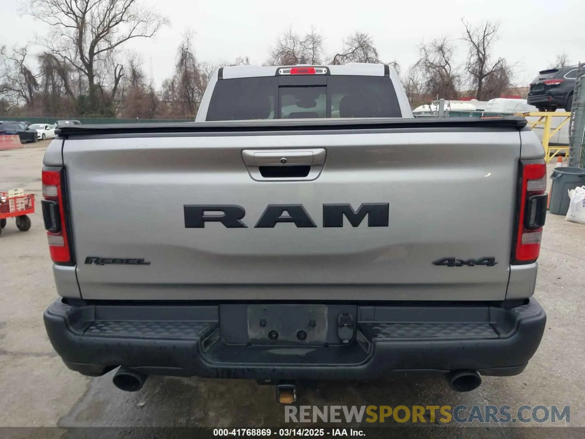 16 Photograph of a damaged car 1C6SRFET1LN114950 RAM 1500 2020