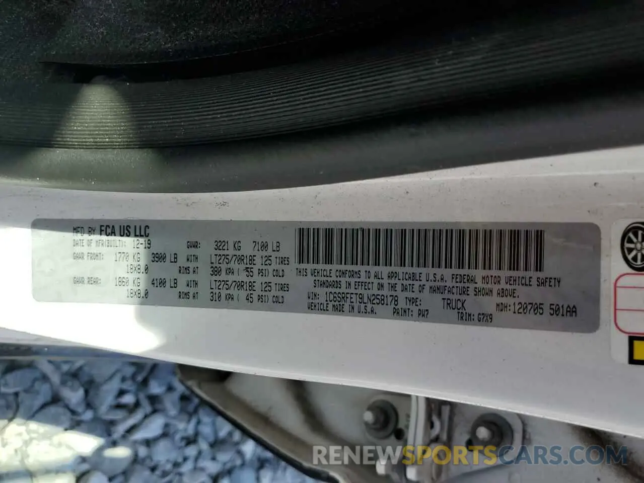 13 Photograph of a damaged car 1C6SRFET9LN258178 RAM 1500 2020