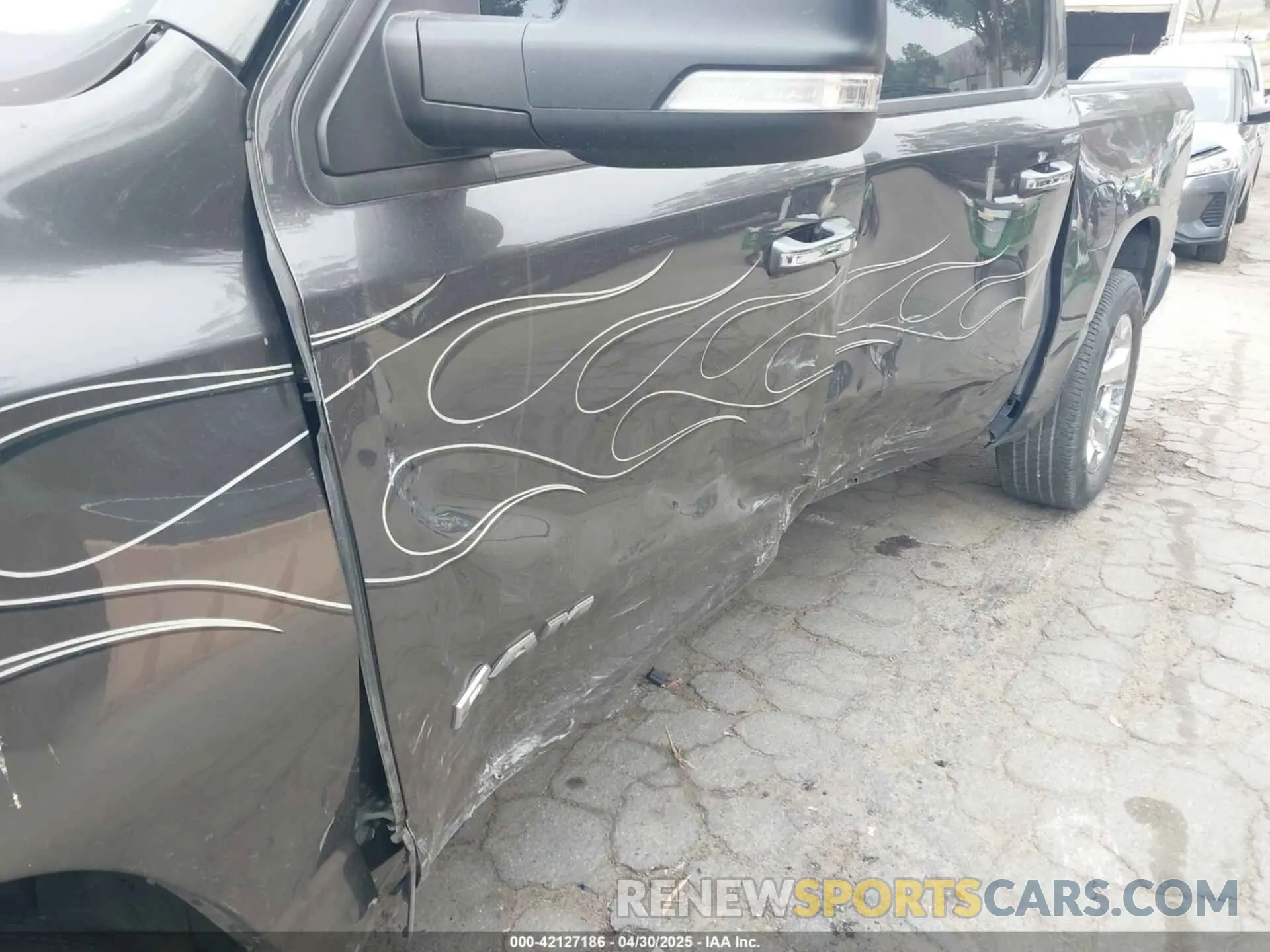 6 Photograph of a damaged car 1C6SRFFM0LN248291 RAM 1500 2020