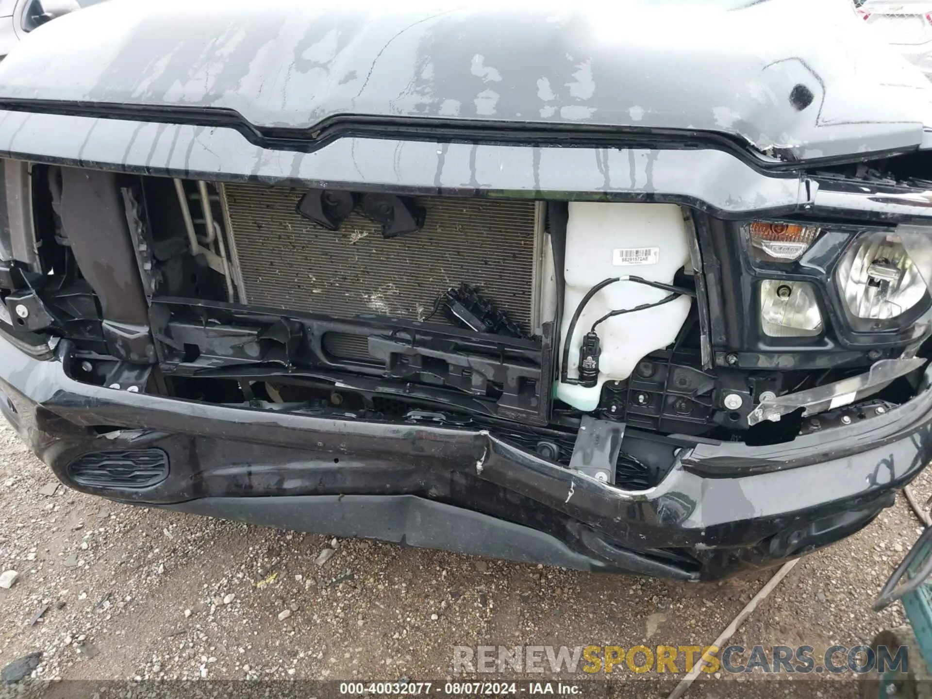 6 Photograph of a damaged car 1C6SRFFT0LN216433 RAM 1500 2020