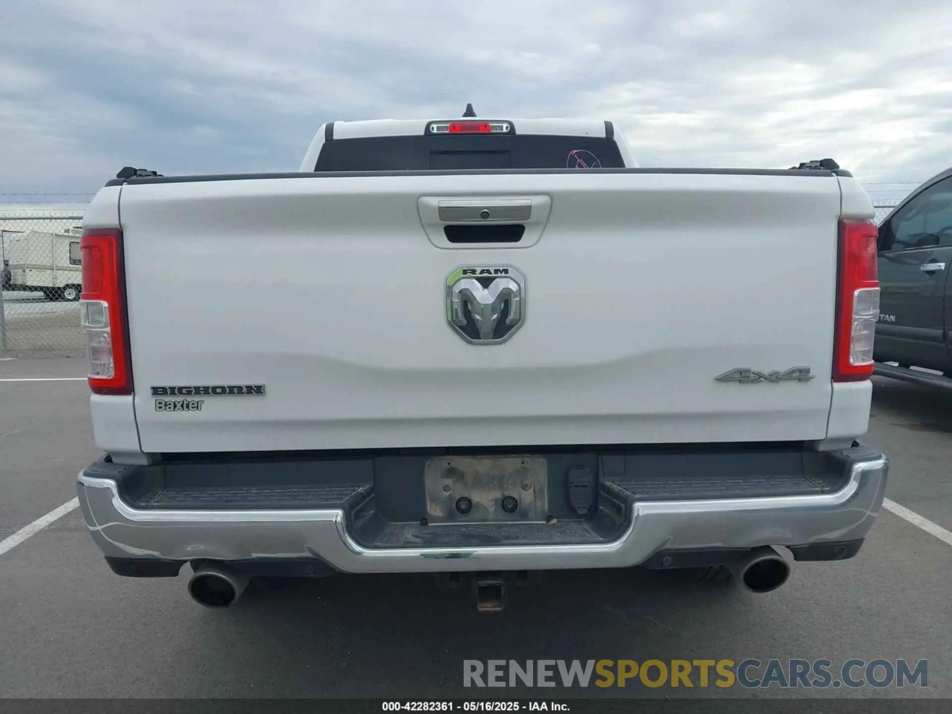 16 Photograph of a damaged car 1C6SRFFT0LN394102 RAM 1500 2020