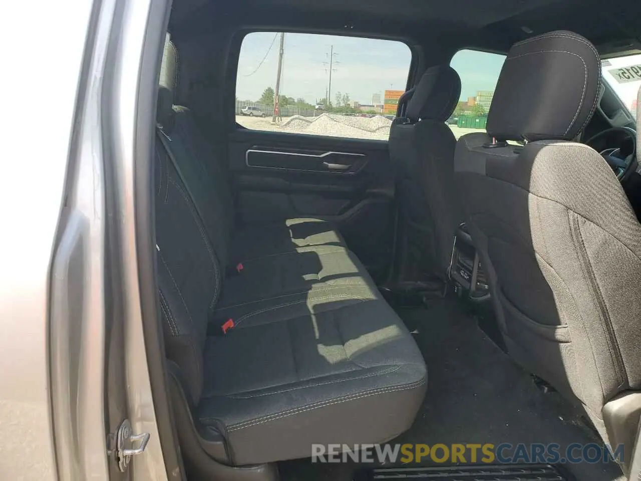 10 Photograph of a damaged car 1C6SRFFT1LN109486 RAM 1500 2020