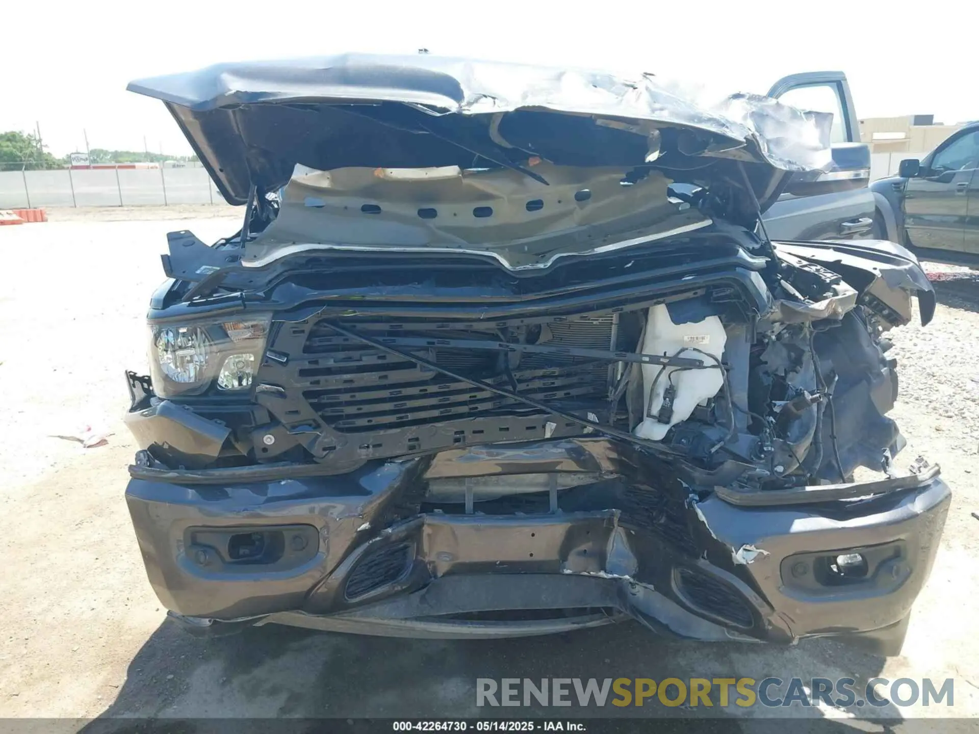 6 Photograph of a damaged car 1C6SRFFT1LN328030 RAM 1500 2020