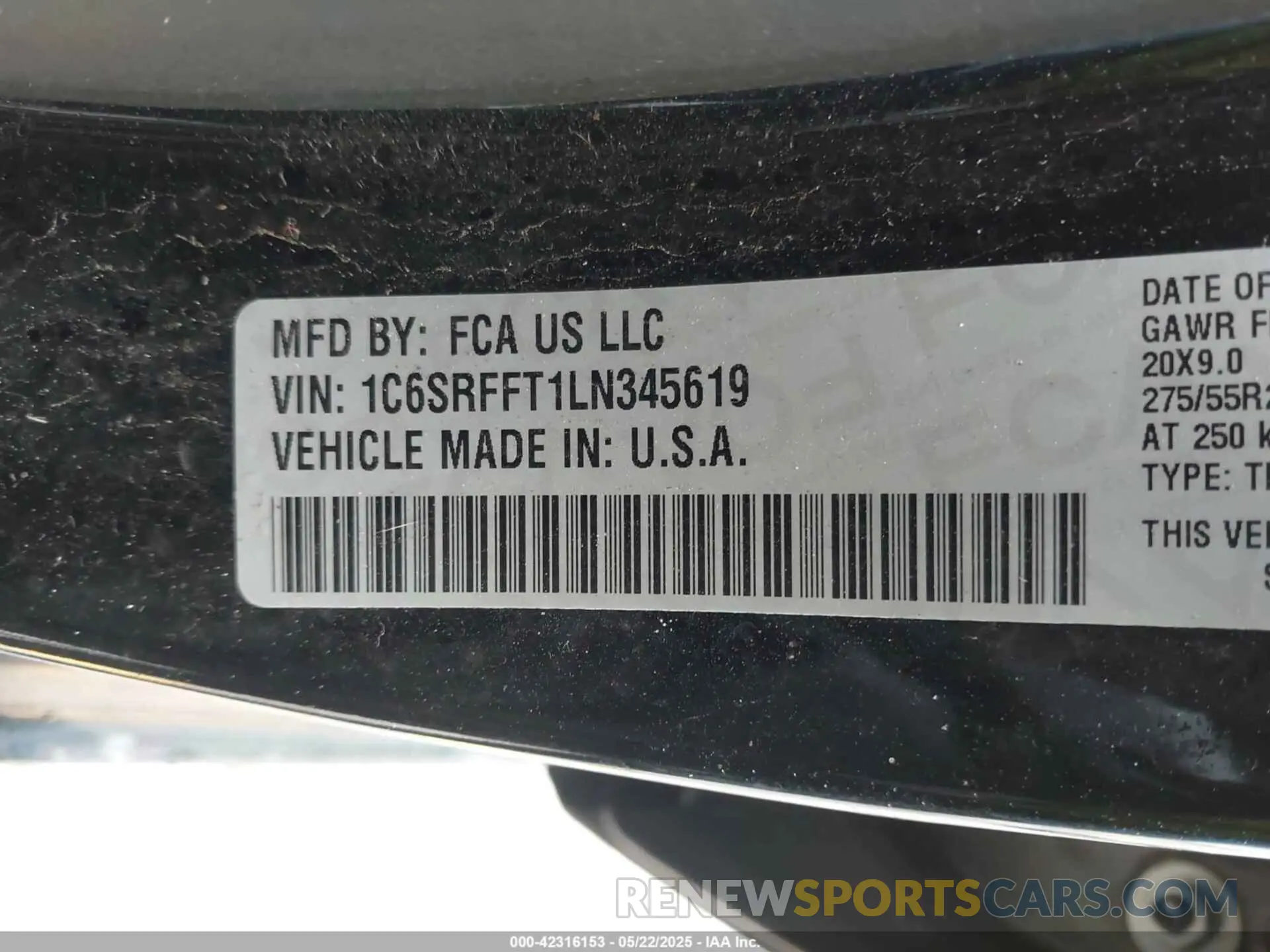 9 Photograph of a damaged car 1C6SRFFT1LN345619 RAM 1500 2020
