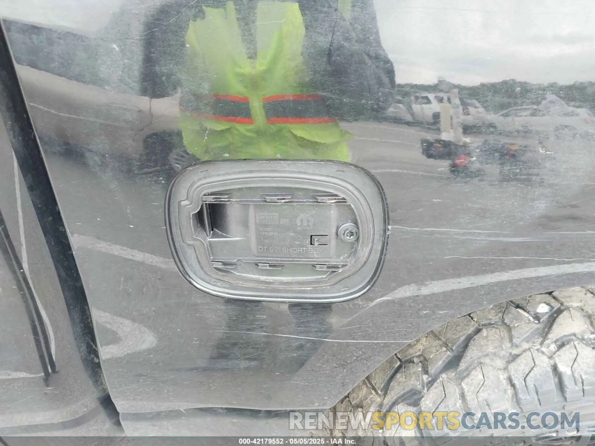 17 Photograph of a damaged car 1C6SRFFT2LN159572 RAM 1500 2020