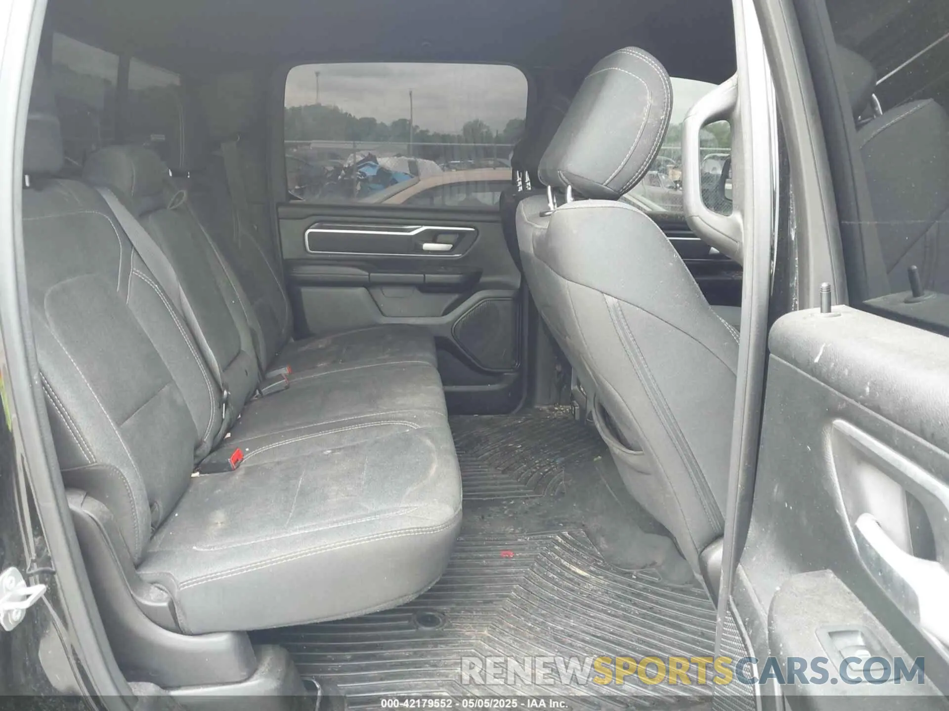 8 Photograph of a damaged car 1C6SRFFT2LN159572 RAM 1500 2020
