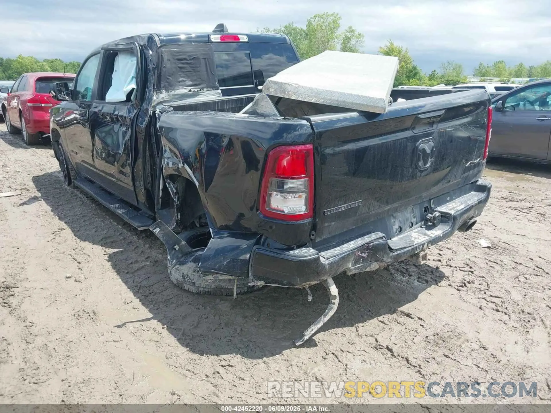 3 Photograph of a damaged car 1C6SRFFT3LN103124 RAM 1500 2020