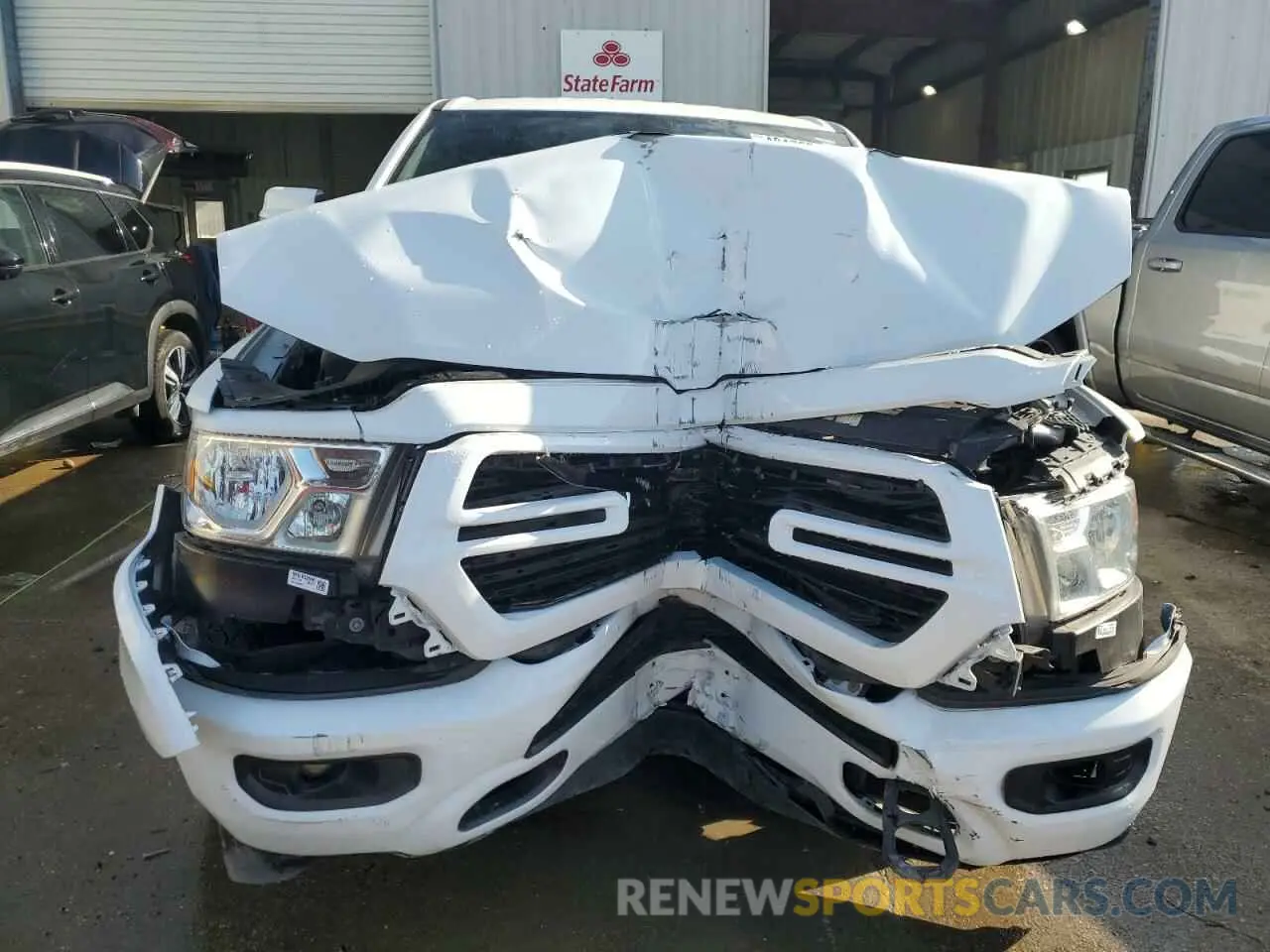 5 Photograph of a damaged car 1C6SRFFT3LN151643 RAM 1500 2020