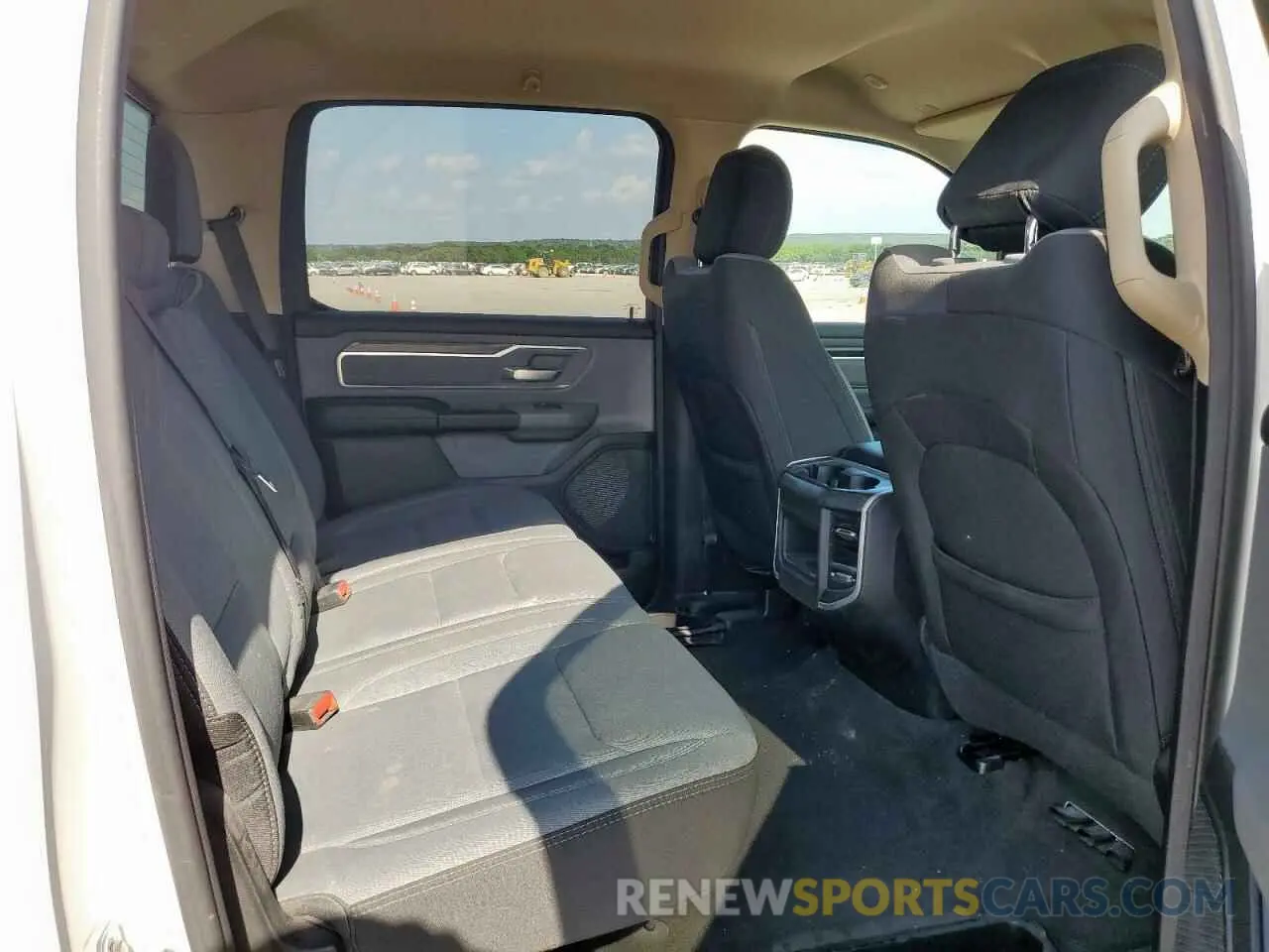 10 Photograph of a damaged car 1C6SRFFT3LN252018 RAM 1500 2020