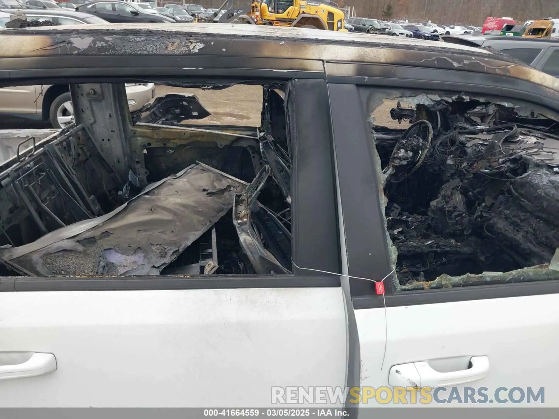 18 Photograph of a damaged car 1C6SRFFT3LN304070 RAM 1500 2020